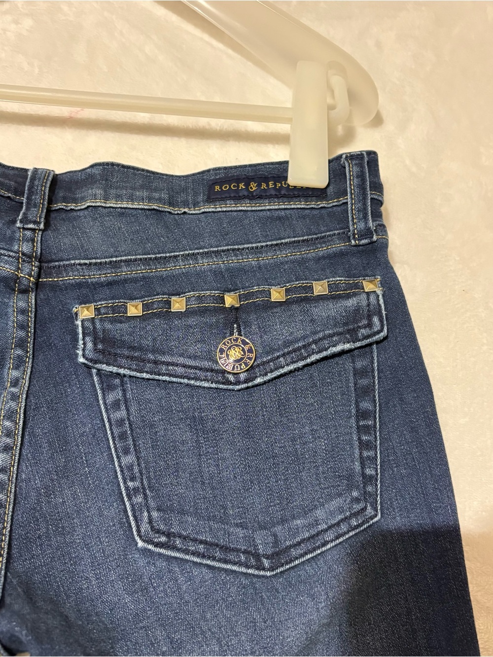 Rock & Republic Kendall Cropped Jeans - Picture 7 of 14